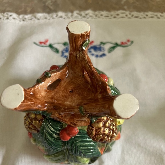 Fitz and Floyd 'Christmas Lodge' Covered Sugar Bowl - Picture 3 of 3